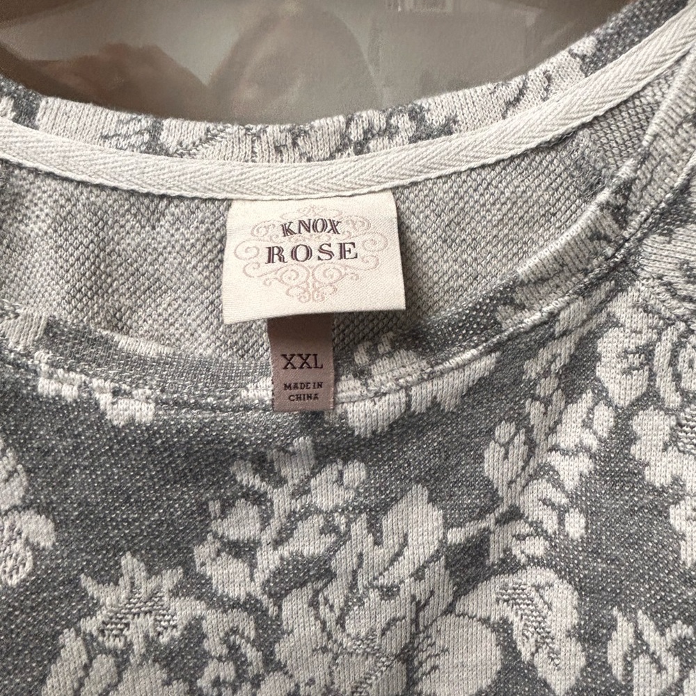 Knox Rose Gray and White Floral Sweatshirt XL - Picture 2 of 2